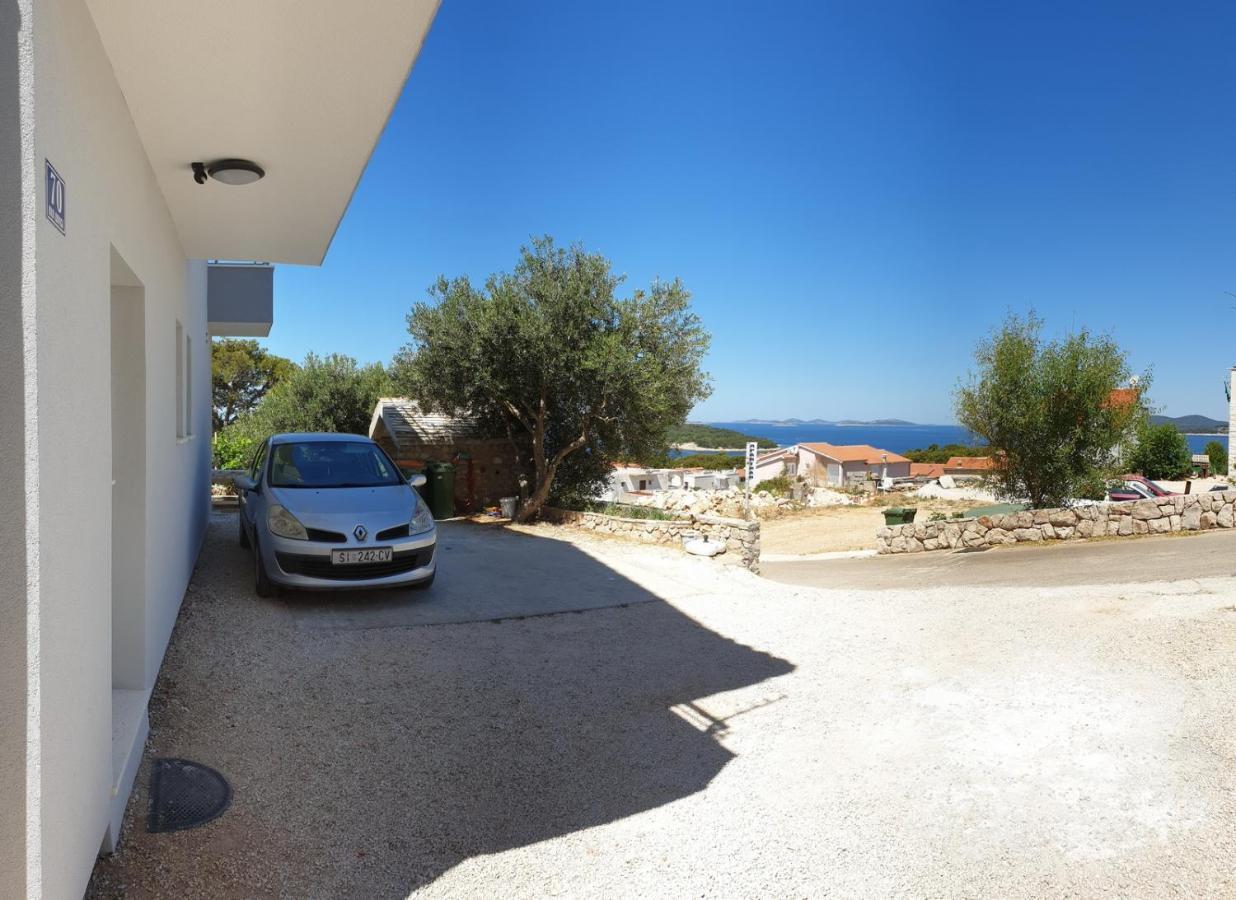 Apartments With A Parking Space Bilo, Primosten - 12870 Luaran gambar