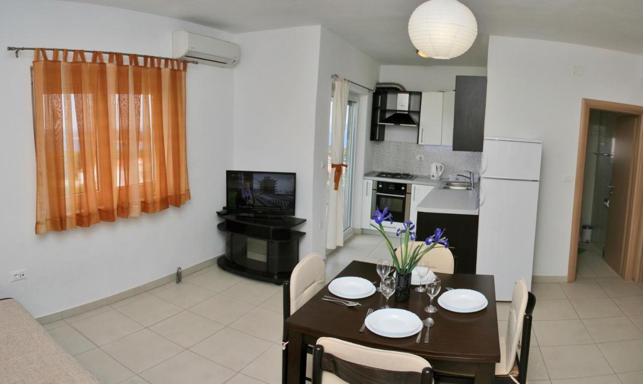 Apartments With A Parking Space Bilo, Primosten - 12870 Luaran gambar
